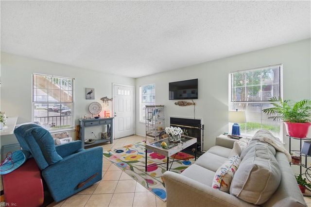 5600 Landfall DR # 102, Virginia Beach, VA 23462