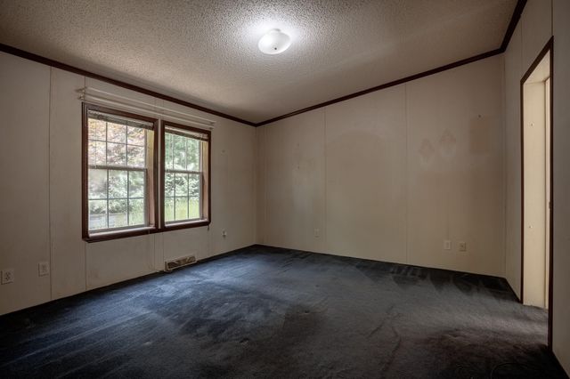 1280 Calvert RD, Vinton, VA 24179