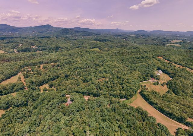 1280 Calvert RD, Vinton, VA 24179
