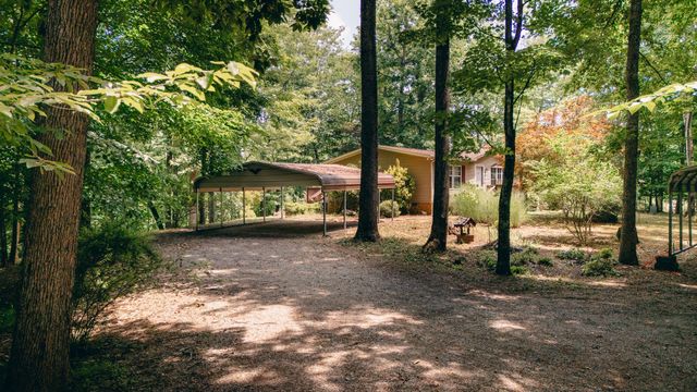 1280 Calvert RD, Vinton, VA 24179