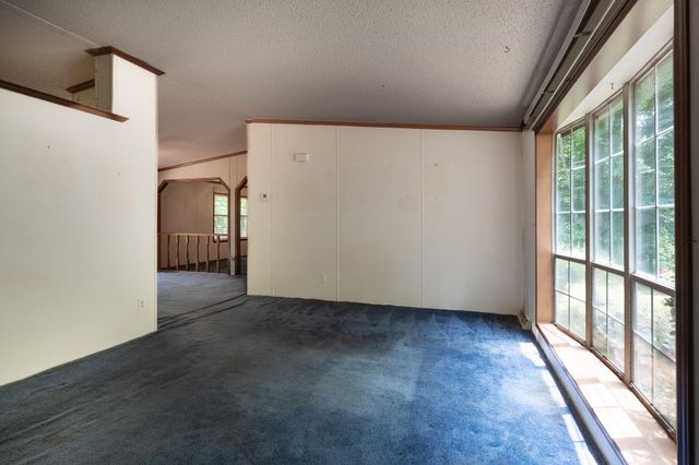 1280 Calvert RD, Vinton, VA 24179