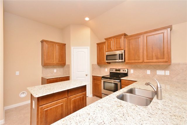 122 Eagle Feather, Waxahachie, TX 75165