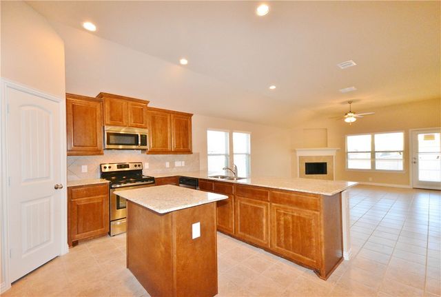 122 Eagle Feather, Waxahachie, TX 75165