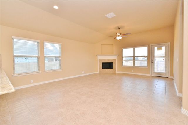 122 Eagle Feather, Waxahachie, TX 75165