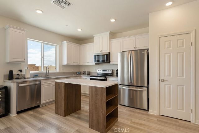 28443 Sandy Plains, Nuevo, CA 92567