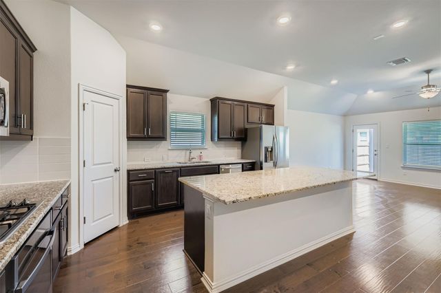 154 Eagle Ford DR, Kyle, TX 78640