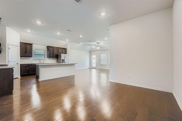 154 Eagle Ford DR, Kyle, TX 78640