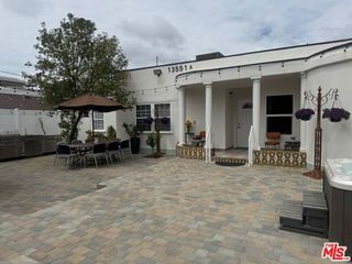 13551 Hart Street, Van Nuys (los Angeles), CA 91405