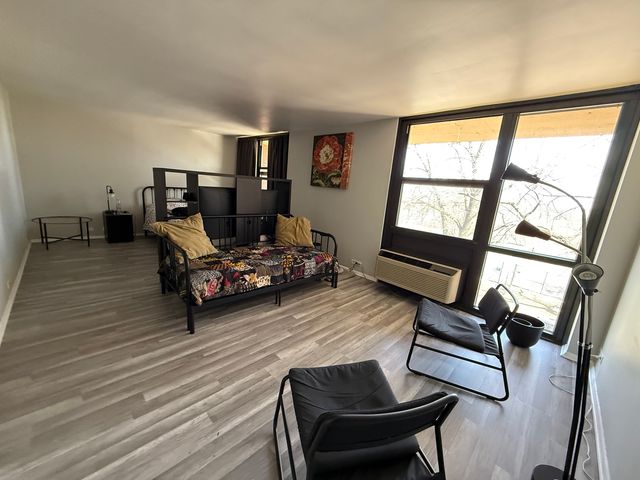 2921 S Michigan Avenue 413, Chicago, IL 60616