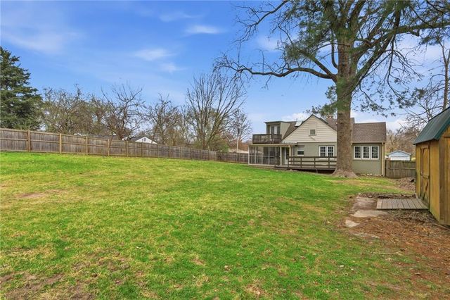 3014 Shrine Park Road, Leavenworth, KS 66048