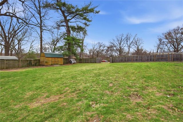 3014 Shrine Park Road, Leavenworth, KS 66048