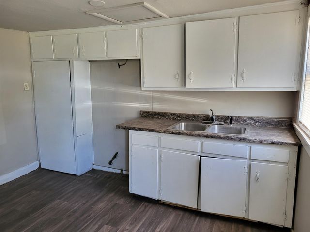 1102 NEFF AVENUE, Wichita Falls, TX 76301