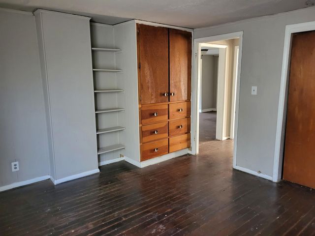 1102 NEFF AVENUE, Wichita Falls, TX 76301