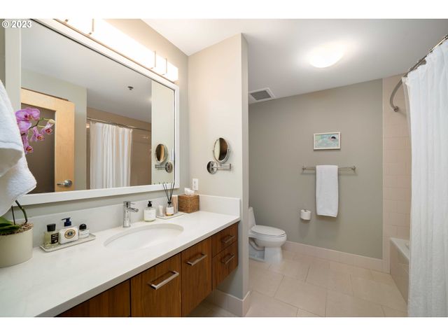 1221 Sw 10TH Ave 612, Portland, OR 97205