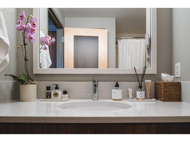 1221 Sw 10TH Ave 612, Portland, OR 97205