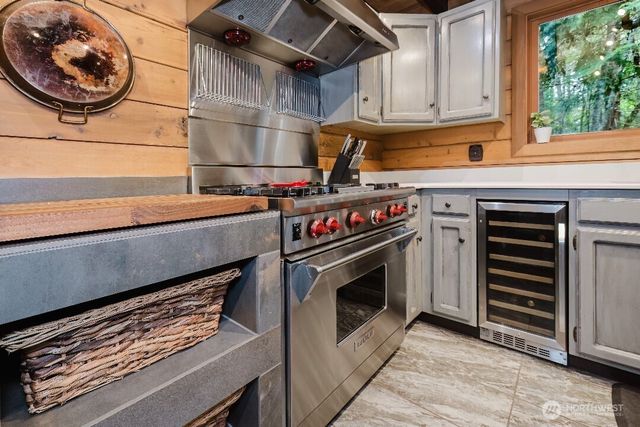 6350 Lariat Loop, Bainbridge Island, WA 98110