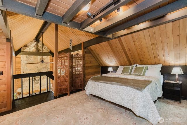 6350 Lariat Loop, Bainbridge Island, WA 98110