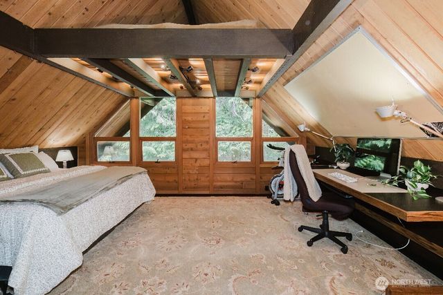 6350 Lariat Loop, Bainbridge Island, WA 98110