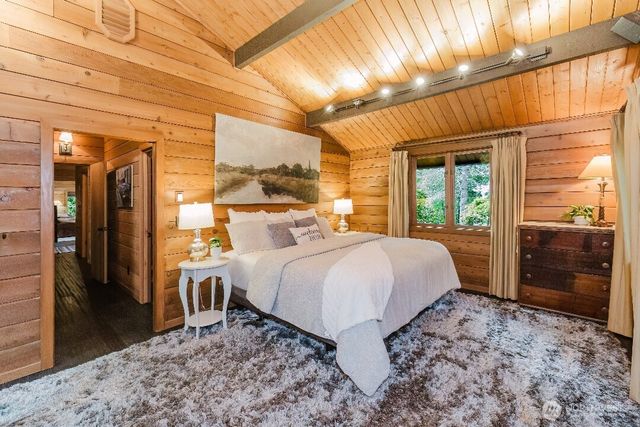 6350 Lariat Loop, Bainbridge Island, WA 98110