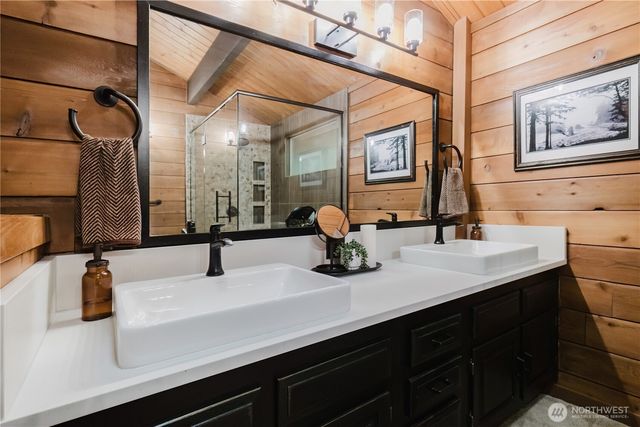 6350 Lariat Loop, Bainbridge Island, WA 98110