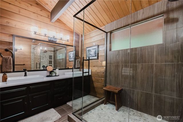 6350 Lariat Loop, Bainbridge Island, WA 98110