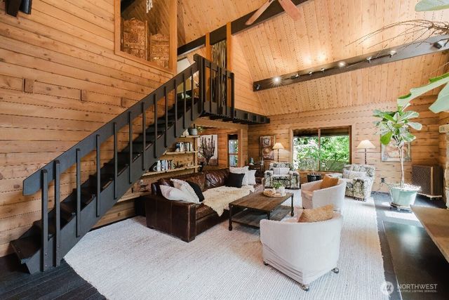 6350 Lariat Loop, Bainbridge Island, WA 98110