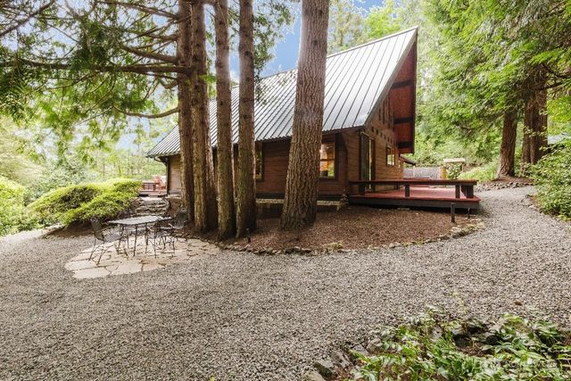 6350 Lariat Loop, Bainbridge Island, WA 98110