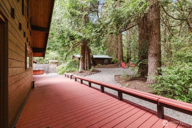 6350 Lariat Loop, Bainbridge Island, WA 98110