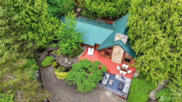 6350 Lariat Loop, Bainbridge Island, WA 98110