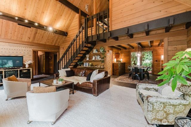 6350 Lariat Loop, Bainbridge Island, WA 98110