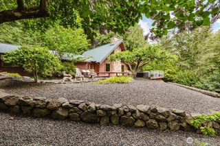 6350 Lariat Loop, Bainbridge Island, WA 98110