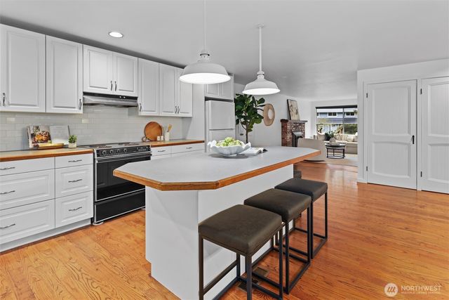 12121 NE 66th Street, Kirkland, WA 98033