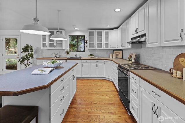 12121 NE 66th Street, Kirkland, WA 98033