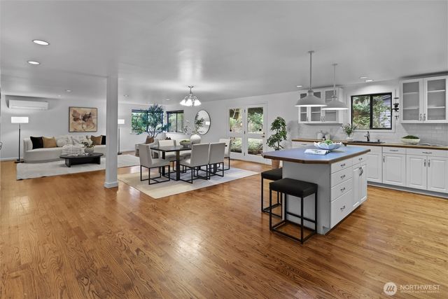 12121 NE 66th Street, Kirkland, WA 98033