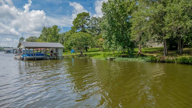 822 County Road 2297, Mineola, TX 75773