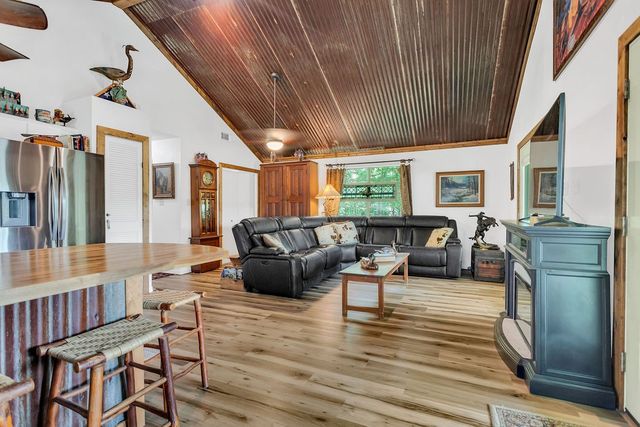 822 County Road 2297, Mineola, TX 75773