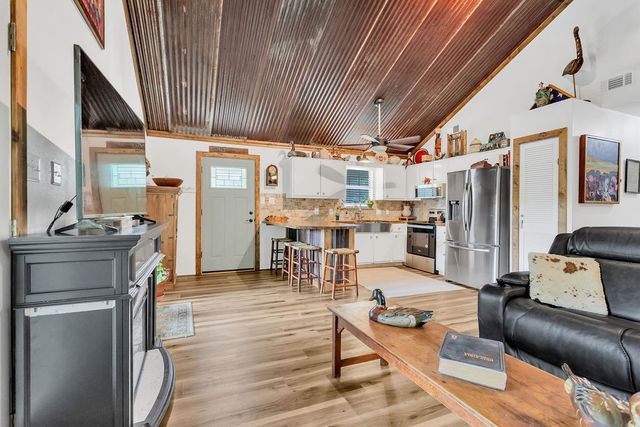 822 County Road 2297, Mineola, TX 75773