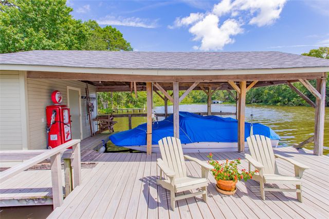822 County Road 2297, Mineola, TX 75773