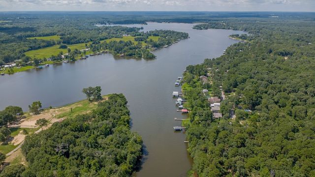 822 County Road 2297, Mineola, TX 75773