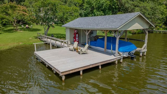 822 County Road 2297, Mineola, TX 75773