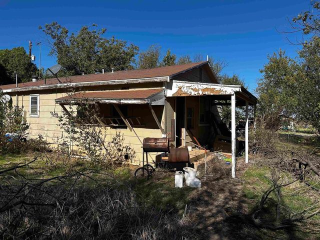 108 E WARD STREET, Petrolia, TX 76377