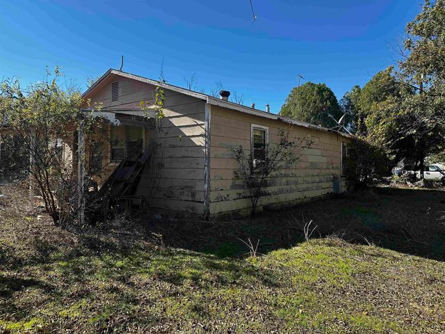 108 E WARD STREET, Petrolia, TX 76377