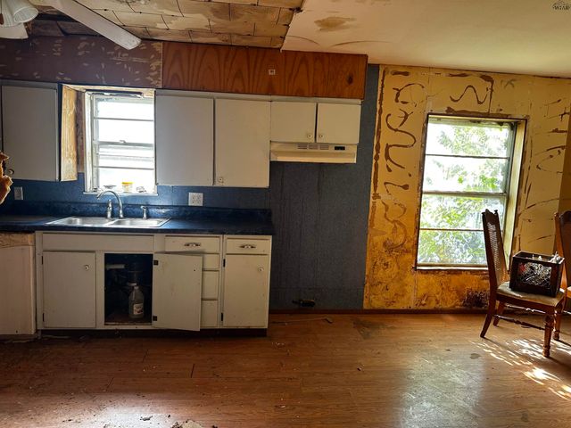 108 E WARD STREET, Petrolia, TX 76377