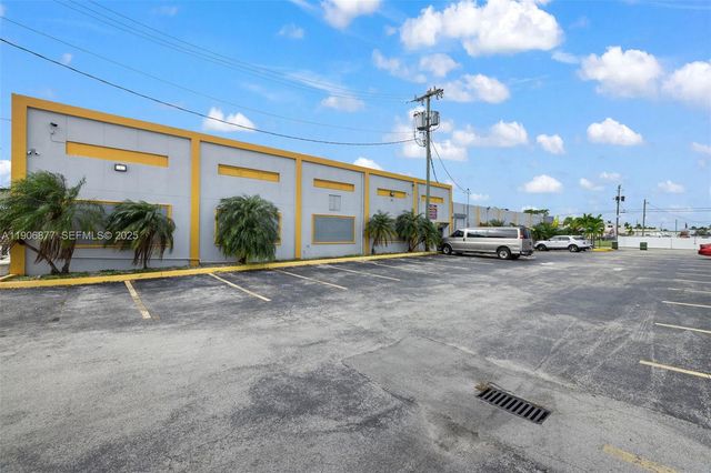 17 NE 1st Rd, Homestead, FL 33030