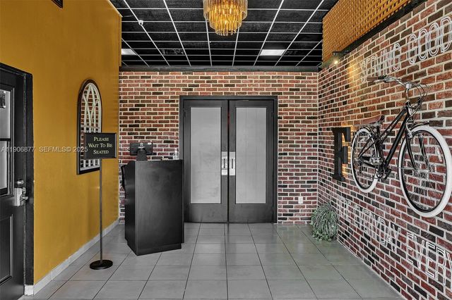 17 NE 1st Rd, Homestead, FL 33030