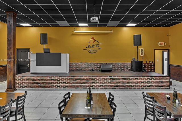 17 NE 1st Rd, Homestead, FL 33030