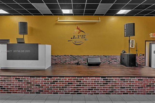 17 NE 1st Rd, Homestead, FL 33030