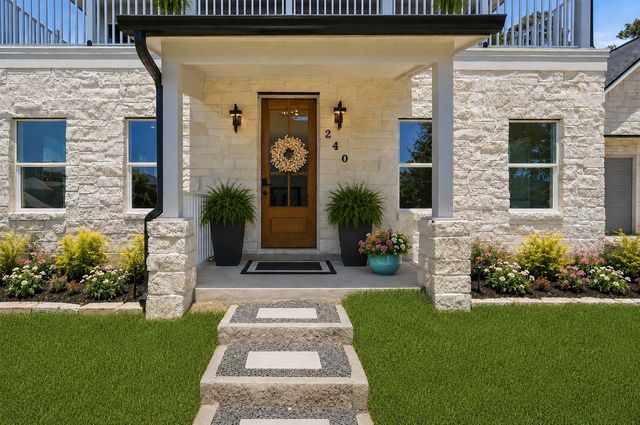 240 Sarasota Circle S, Montgomery, TX 77356