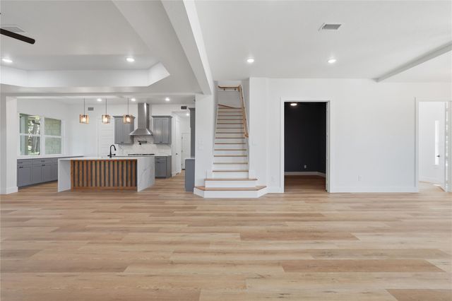 240 Sarasota Circle S, Montgomery, TX 77356