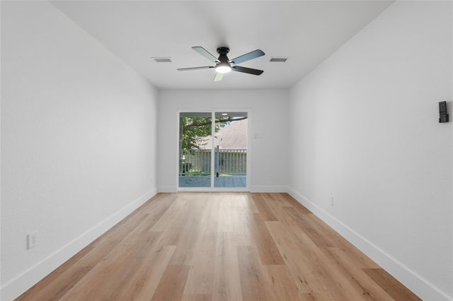 240 Sarasota Circle S, Montgomery, TX 77356